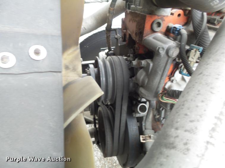 image for item DB6386 1998 Isuzu FTR refrigerated truck