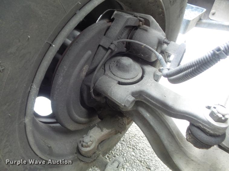 image for item DB6386 1998 Isuzu FTR refrigerated truck