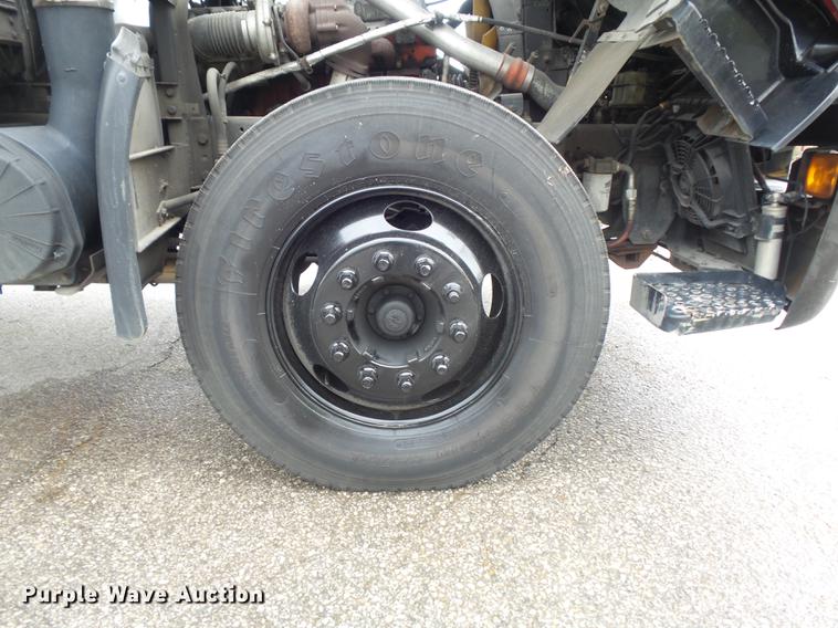 image for item DB6386 1998 Isuzu FTR refrigerated truck