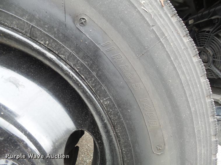 image for item DB6386 1998 Isuzu FTR refrigerated truck