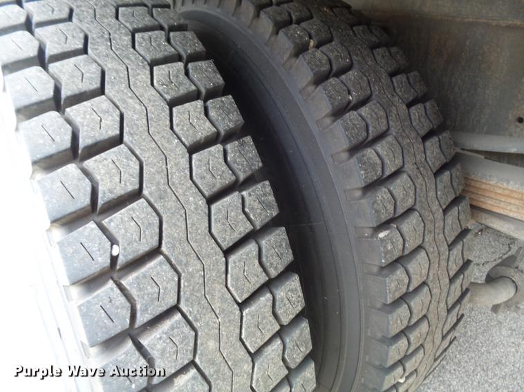 image for item DB6386 1998 Isuzu FTR refrigerated truck