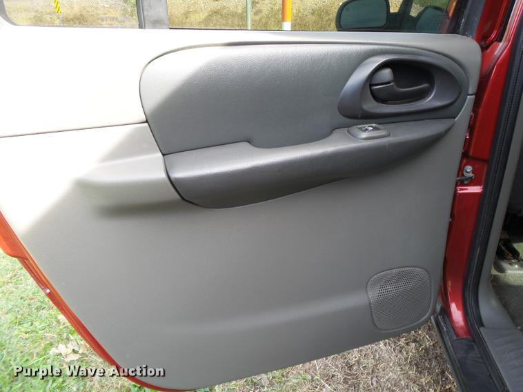 image for item DB7359 2002 Chevrolet TrailBlazer LT SUV