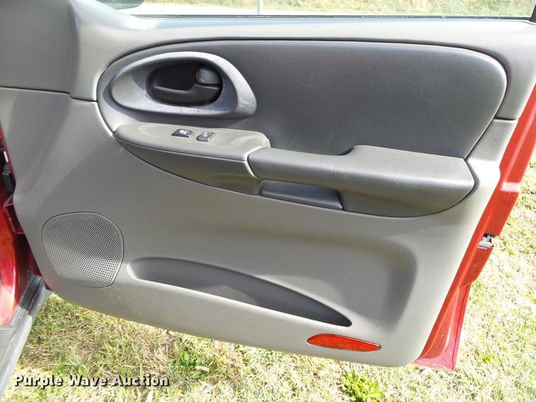 image for item DB7359 2002 Chevrolet TrailBlazer LT SUV