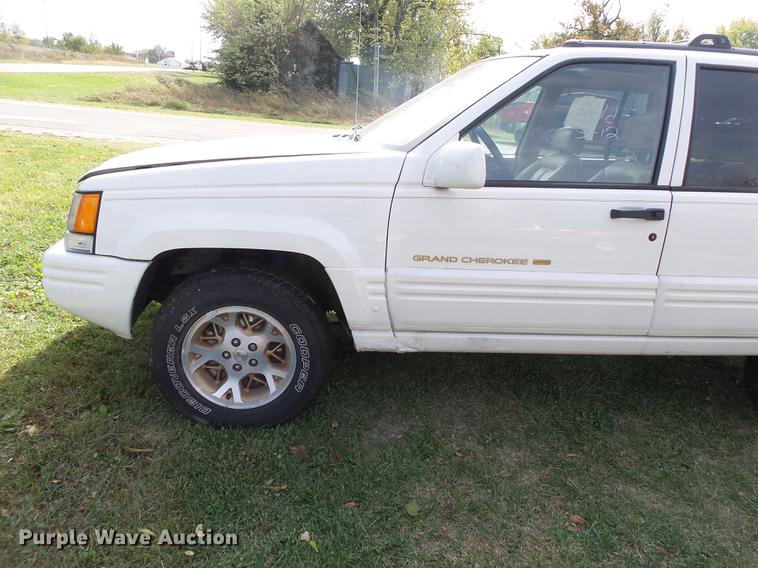 image for item DB7360 1997 Jeep Grand Cherokee SUV