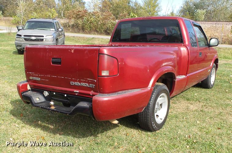 image for item DB7362 1997 Chevrolet S10 Ext. Cab pickup truck