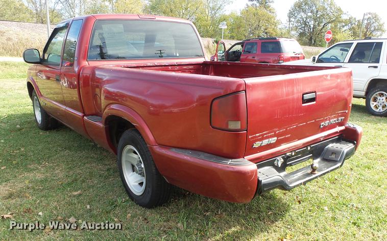 image for item DB7362 1997 Chevrolet S10 Ext. Cab pickup truck