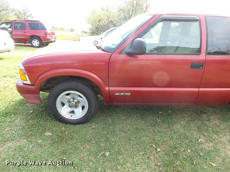 image for item DB7362 1997 Chevrolet S10 Ext. Cab pickup truck