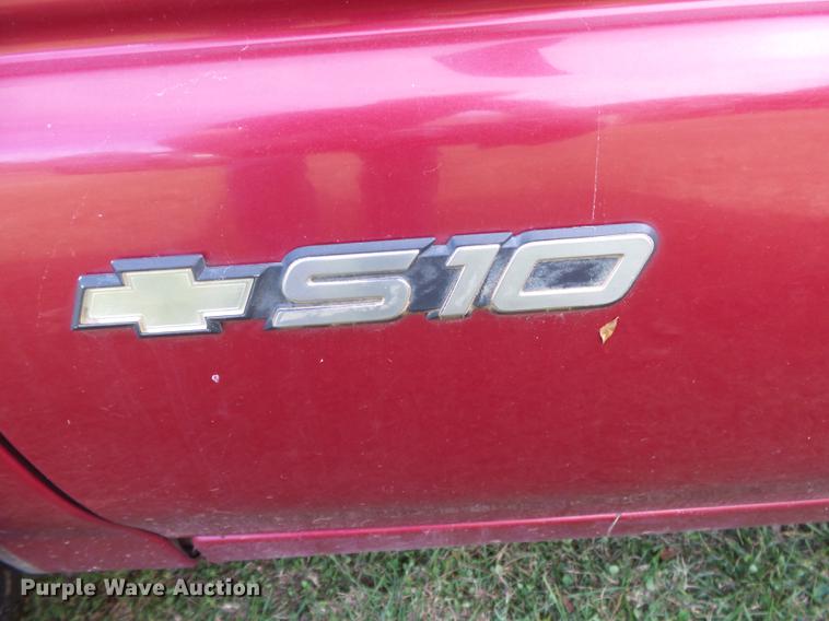 image for item DB7362 1997 Chevrolet S10 Ext. Cab pickup truck