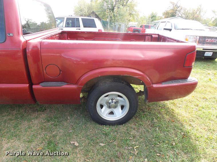 image for item DB7362 1997 Chevrolet S10 Ext. Cab pickup truck