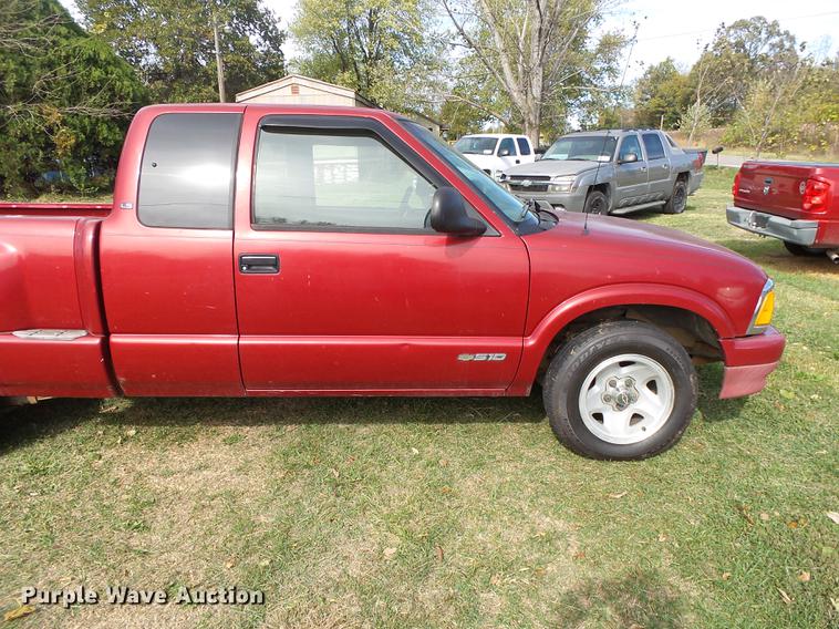 image for item DB7362 1997 Chevrolet S10 Ext. Cab pickup truck