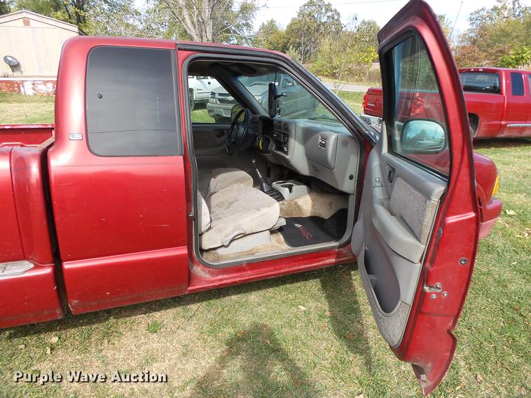 image for item DB7362 1997 Chevrolet S10 Ext. Cab pickup truck