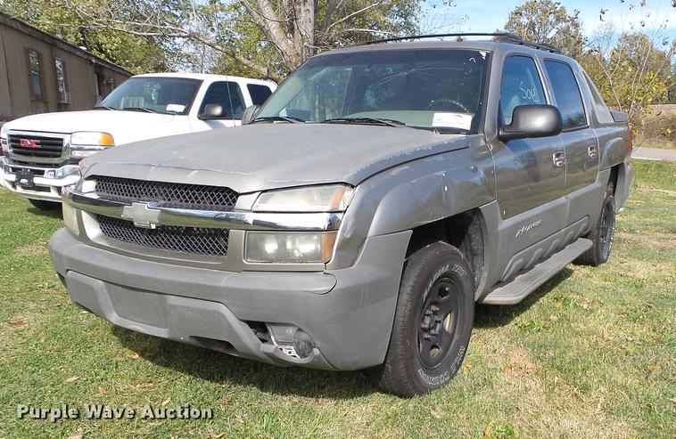 image for item DB7363 2002 Chevrolet Avalanche 1500 Crew Cab pickup truck