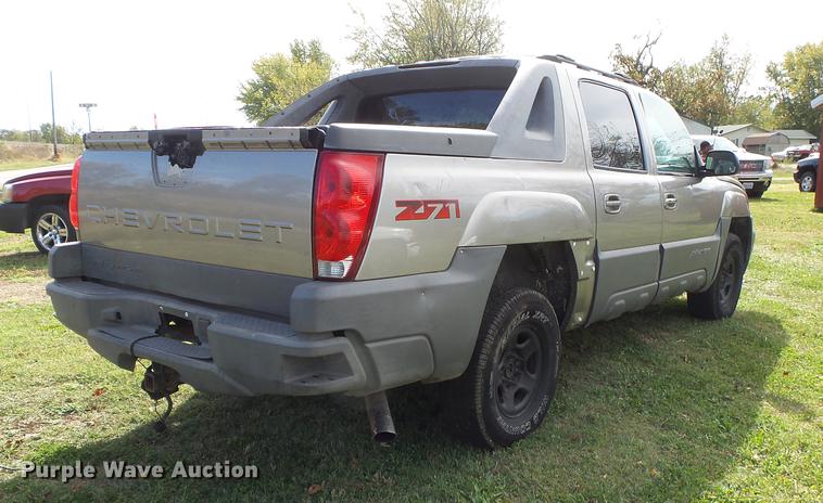 image for item DB7363 2002 Chevrolet Avalanche 1500 Crew Cab pickup truck