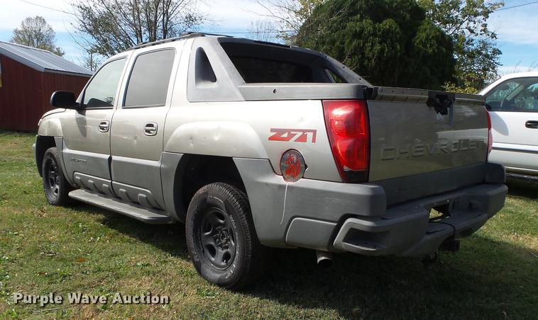 image for item DB7363 2002 Chevrolet Avalanche 1500 Crew Cab pickup truck