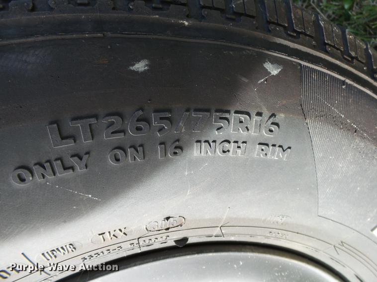 image for item DB7363 2002 Chevrolet Avalanche 1500 Crew Cab pickup truck