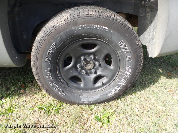 image for item DB7363 2002 Chevrolet Avalanche 1500 Crew Cab pickup truck