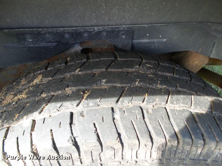 image for item DB7363 2002 Chevrolet Avalanche 1500 Crew Cab pickup truck