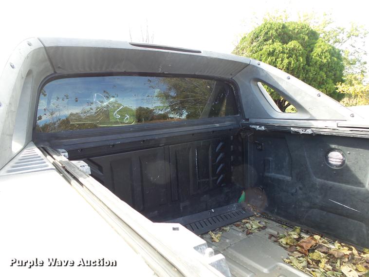 image for item DB7363 2002 Chevrolet Avalanche 1500 Crew Cab pickup truck