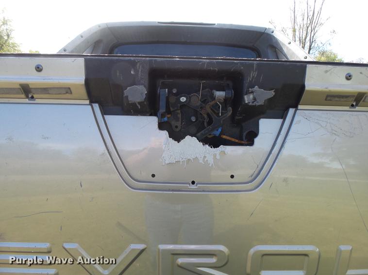 image for item DB7363 2002 Chevrolet Avalanche 1500 Crew Cab pickup truck