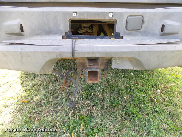 image for item DB7363 2002 Chevrolet Avalanche 1500 Crew Cab pickup truck