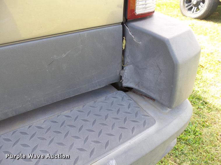 image for item DB7363 2002 Chevrolet Avalanche 1500 Crew Cab pickup truck