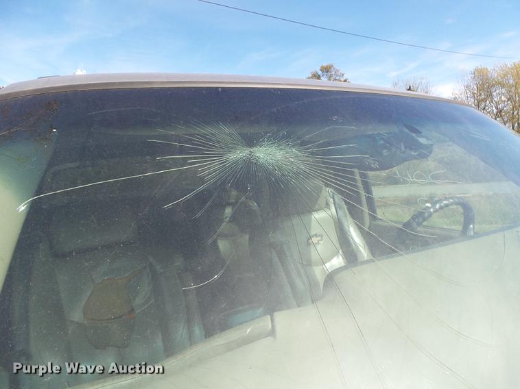 image for item DB7363 2002 Chevrolet Avalanche 1500 Crew Cab pickup truck