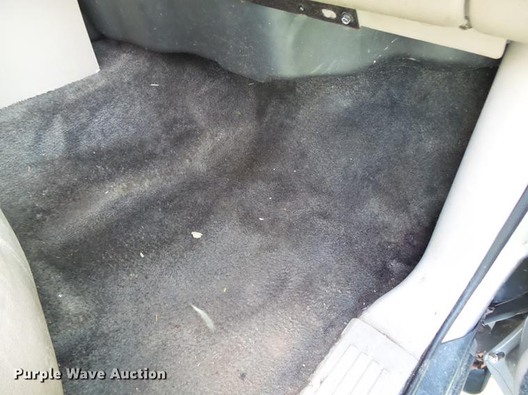 image for item DB7363 2002 Chevrolet Avalanche 1500 Crew Cab pickup truck