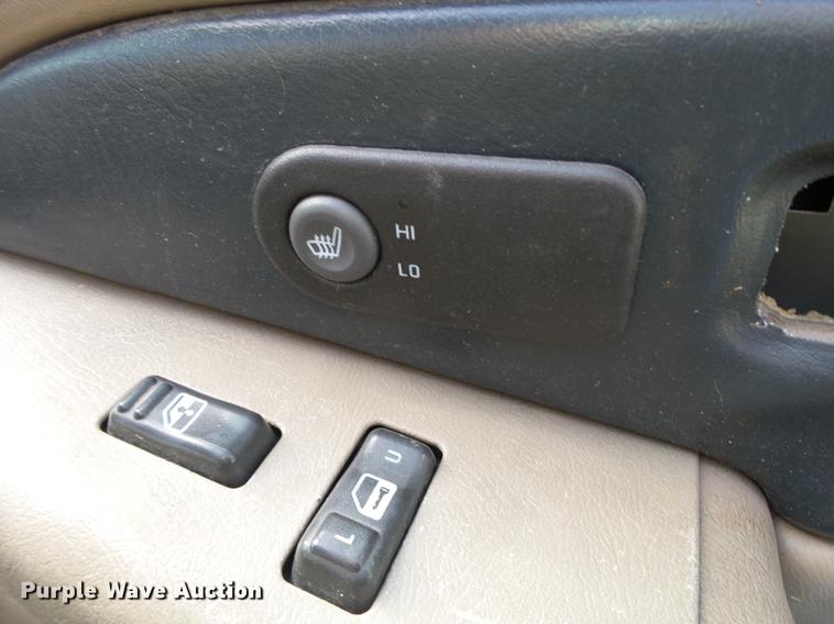 image for item DB7363 2002 Chevrolet Avalanche 1500 Crew Cab pickup truck