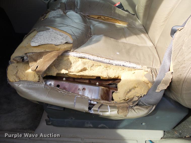 image for item DB7363 2002 Chevrolet Avalanche 1500 Crew Cab pickup truck