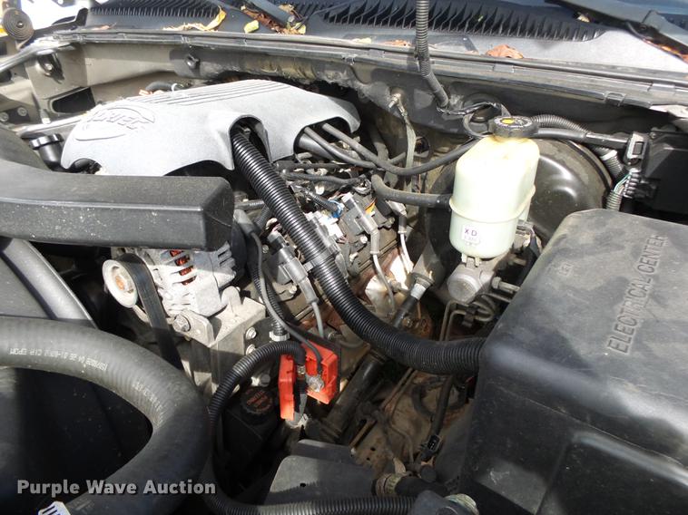 image for item DB7363 2002 Chevrolet Avalanche 1500 Crew Cab pickup truck