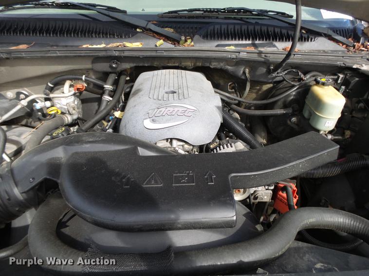 image for item DB7363 2002 Chevrolet Avalanche 1500 Crew Cab pickup truck