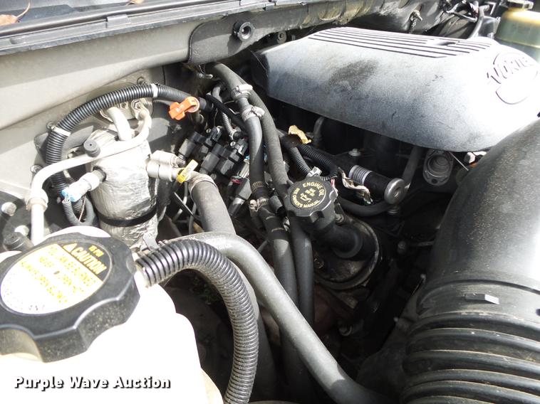 image for item DB7363 2002 Chevrolet Avalanche 1500 Crew Cab pickup truck