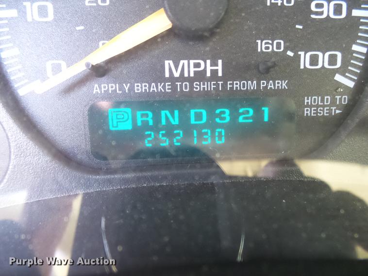 image for item DB7363 2002 Chevrolet Avalanche 1500 Crew Cab pickup truck