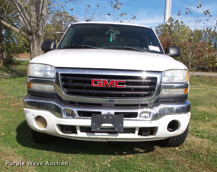 image for item DB7364 2004 GMC Sierra 2500HD Ext. Cab pickup truck