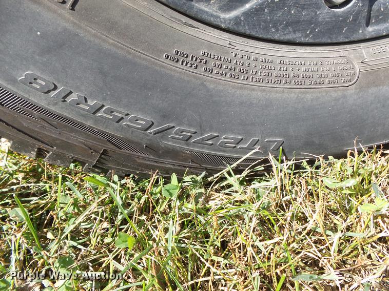 image for item DB7364 2004 GMC Sierra 2500HD Ext. Cab pickup truck