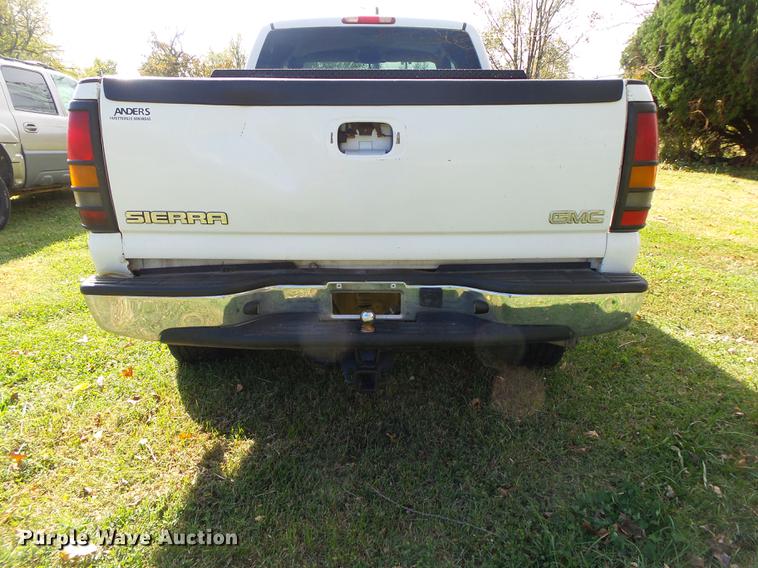 image for item DB7364 2004 GMC Sierra 2500HD Ext. Cab pickup truck