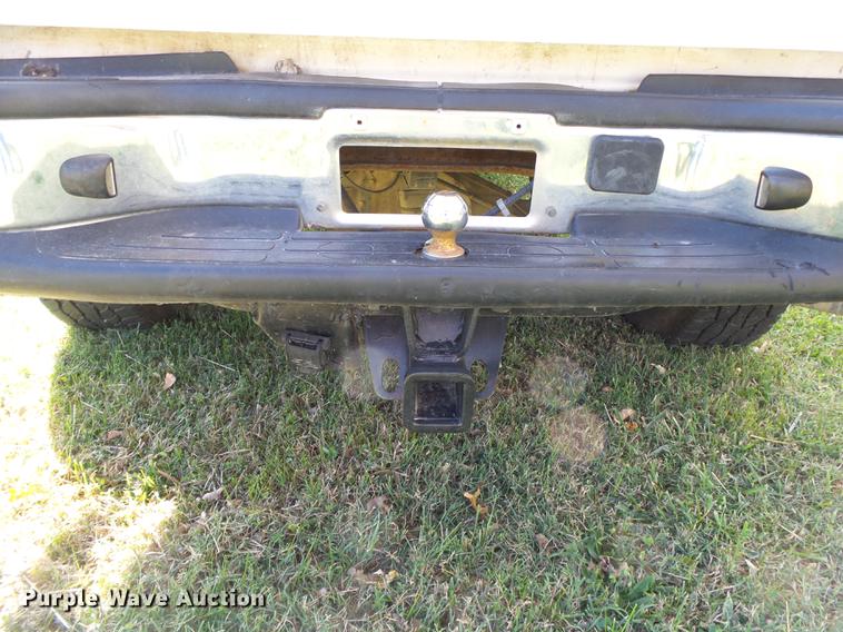 image for item DB7364 2004 GMC Sierra 2500HD Ext. Cab pickup truck