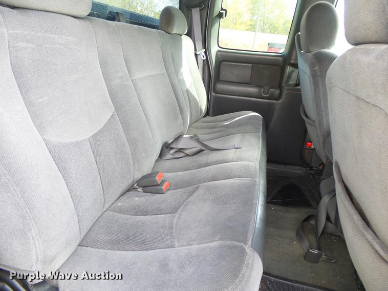 image for item DB7364 2004 GMC Sierra 2500HD Ext. Cab pickup truck