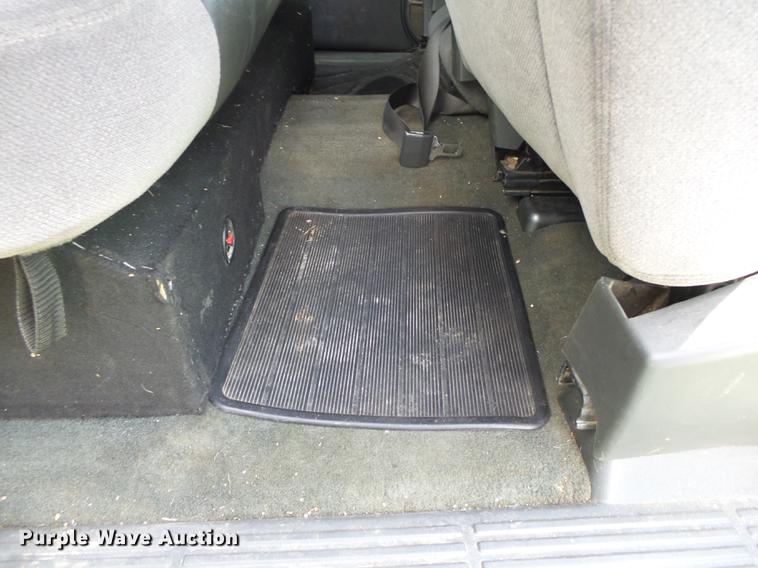 image for item DB7364 2004 GMC Sierra 2500HD Ext. Cab pickup truck