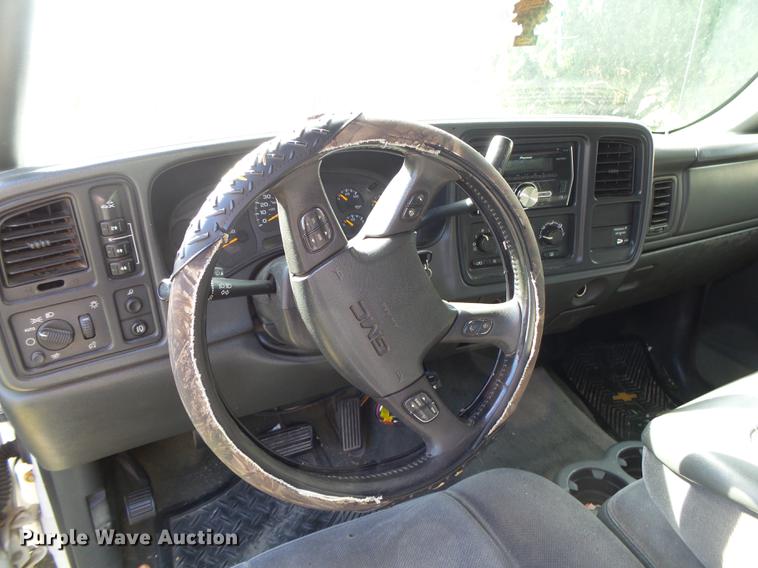 image for item DB7364 2004 GMC Sierra 2500HD Ext. Cab pickup truck