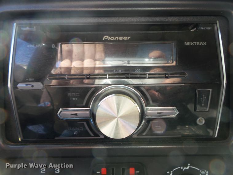 image for item DB7364 2004 GMC Sierra 2500HD Ext. Cab pickup truck