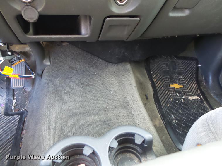 image for item DB7364 2004 GMC Sierra 2500HD Ext. Cab pickup truck