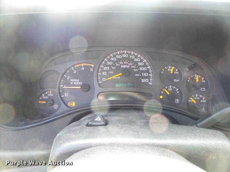 image for item DB7364 2004 GMC Sierra 2500HD Ext. Cab pickup truck