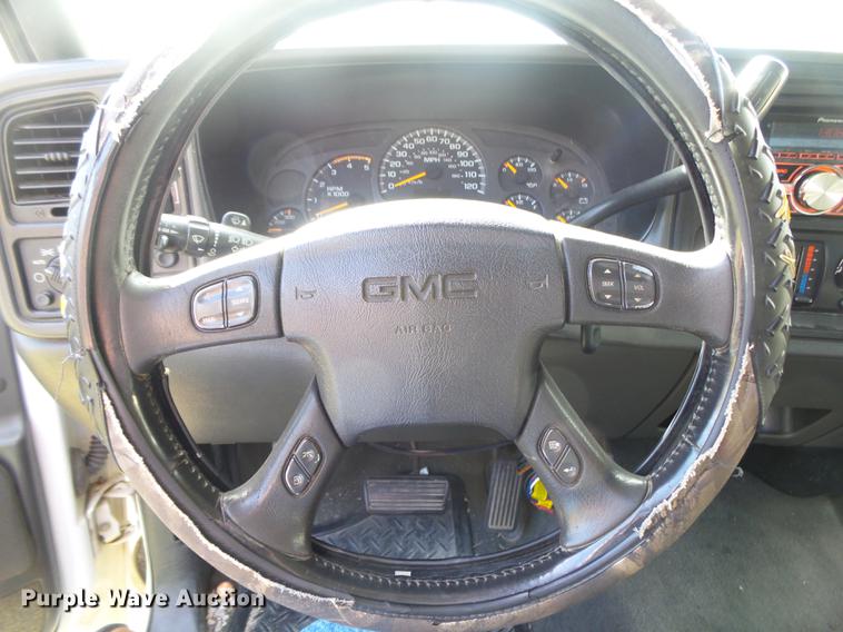 image for item DB7364 2004 GMC Sierra 2500HD Ext. Cab pickup truck