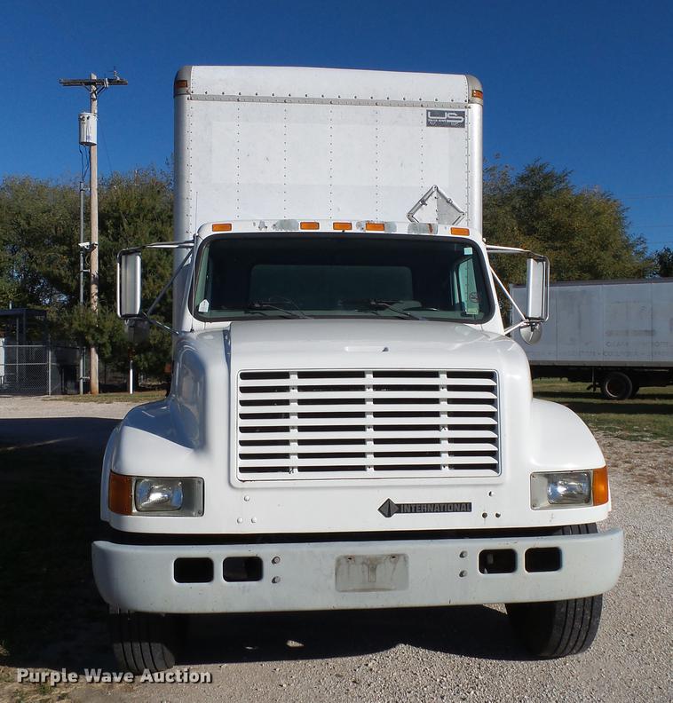 image for item DB7365 2001 International 4700 box truck