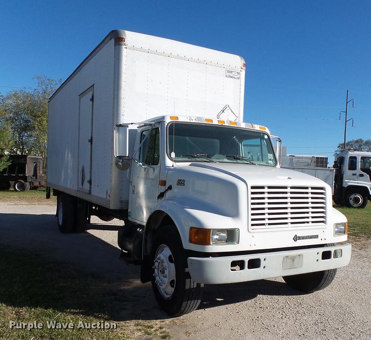 image for item DB7365 2001 International 4700 box truck