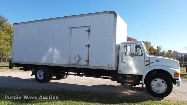 image for item DB7365 2001 International 4700 box truck