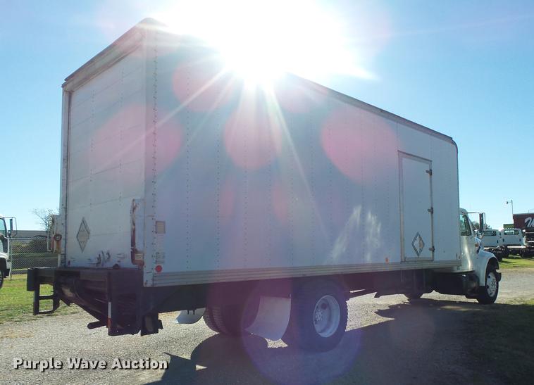 image for item DB7365 2001 International 4700 box truck