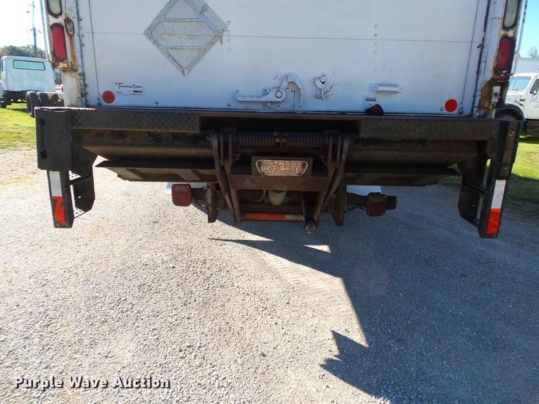 image for item DB7365 2001 International 4700 box truck