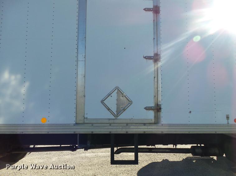 image for item DB7365 2001 International 4700 box truck